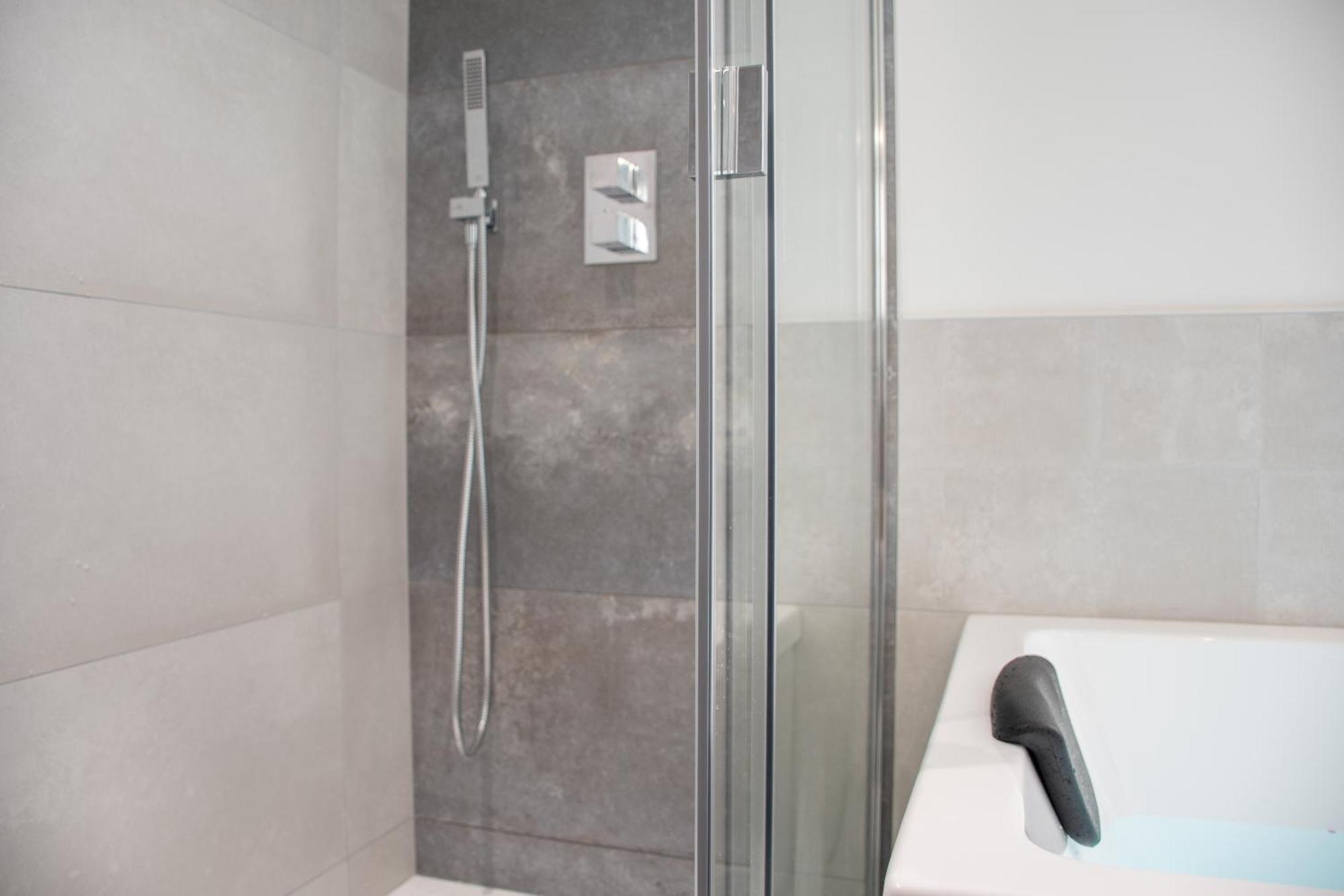 L'Appartement Des Ducs Avec Baignoire Double Nantes Exteriör bild