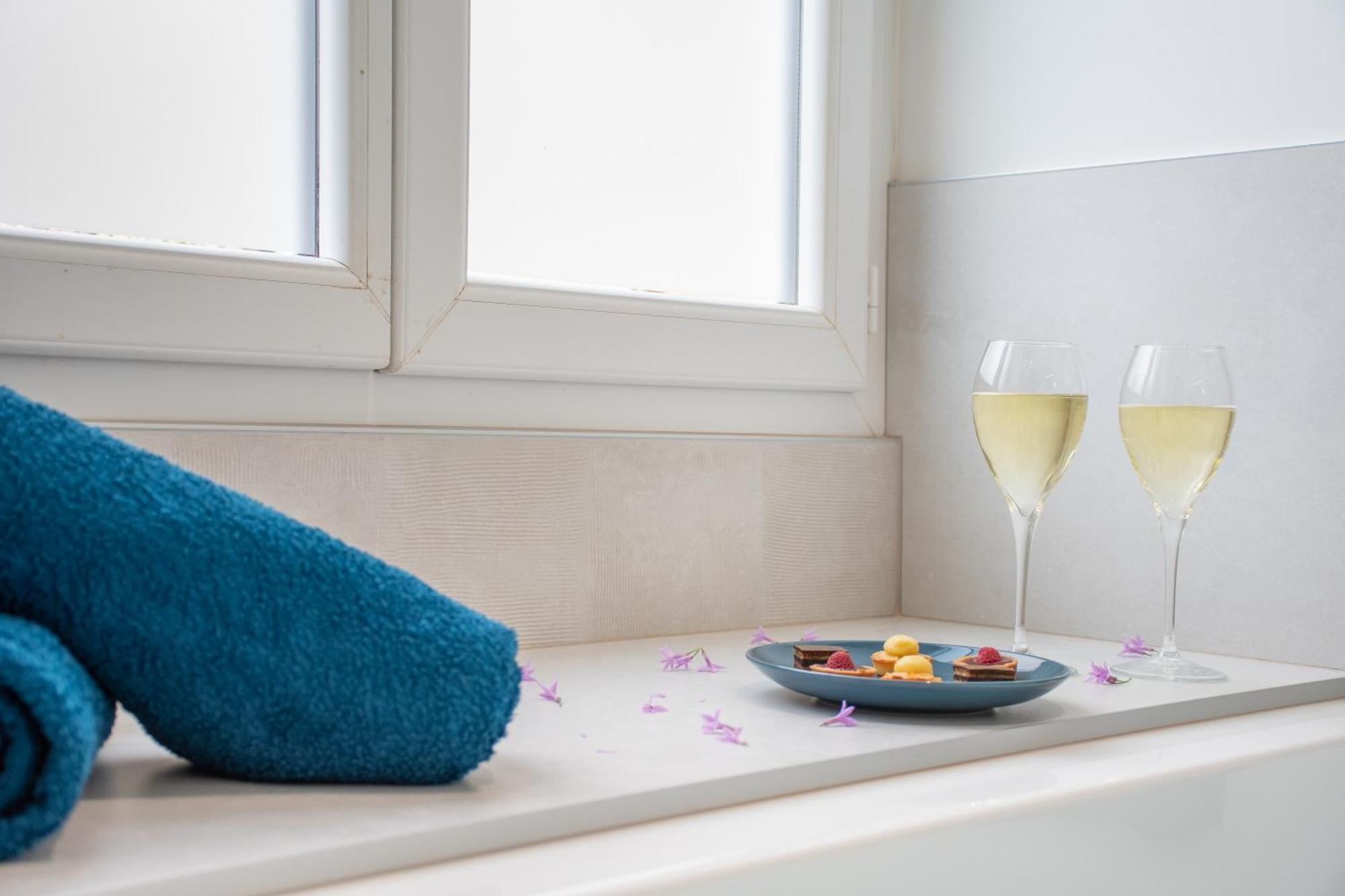 L'Appartement Des Ducs Avec Baignoire Double Nantes Exteriör bild